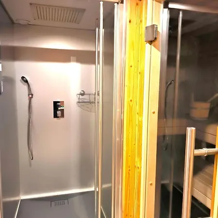 別荘 La Marcairie, Sauna Et Jolie Vue